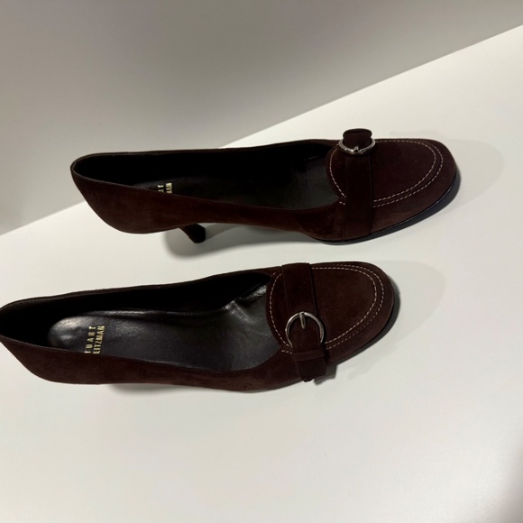 Stuart Weitzman Women's Brown Suede Buckle Heel Pumps in size 9N - Picture 2 of 6